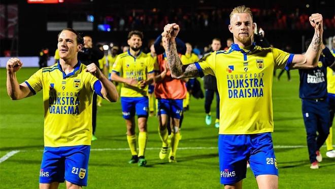 记者：由于戈麦斯的全能性和领导力，利物浦犹豫是否将其出售